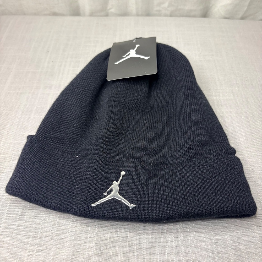 Jordan Kids Black Knit Beanie Hat Metallic Silver Jumpman Logo 4/7 9A0063-023